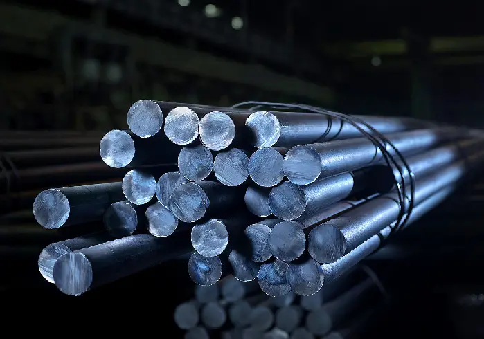 نمای نزدیک از میلگرد ساده بعد از تولید